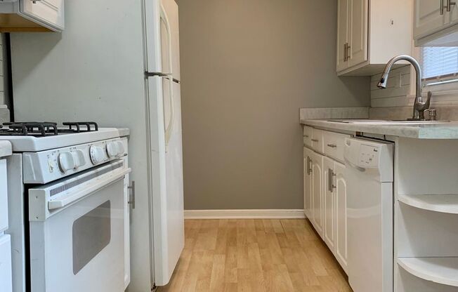 Amazing 4 Bedroom 2 Bathroom Home in Crystal!