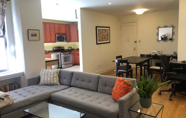 203 W 90 ST