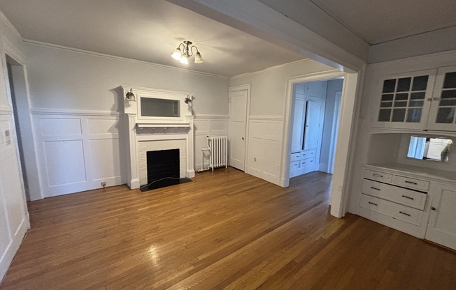 3 beds, 1 bath, 1,100 sqft, $4,500, Unit 17