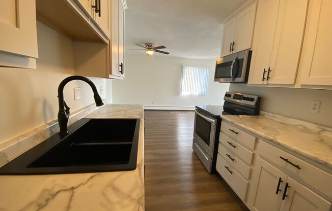 2 beds, 1 bath, 925 sqft, $1,489, Unit 2669-212