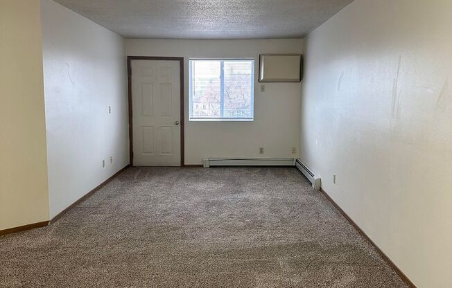 2 beds, 2 baths, $1,075, Unit 1704-307