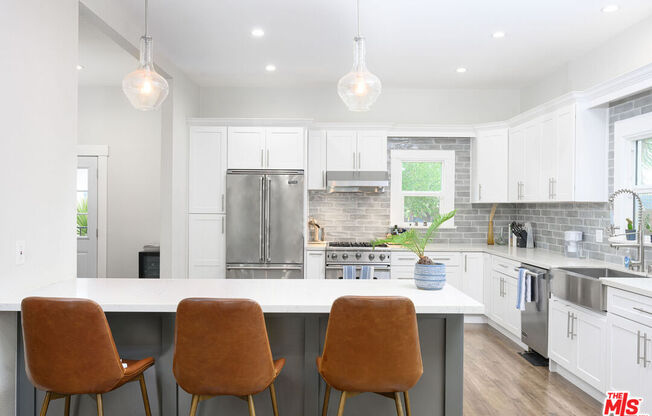 1319 12 AVE