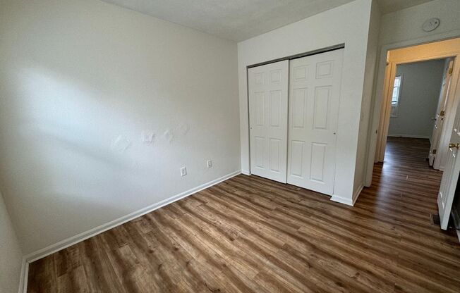 2 beds, 1 bath, 850 sqft, $2,295