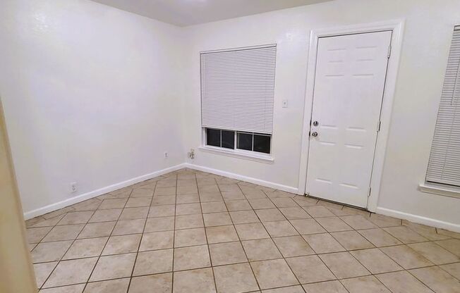 1425 MacArthur Blvd (aka 1425 Grand Ave)