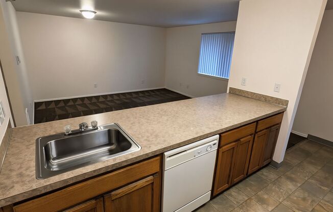 2 beds, 1 bath, 750 sqft, $1,195, Unit 31