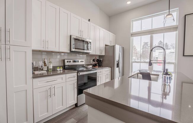 1 bed, 1 bath, 725 sqft, $1,610, Unit A111