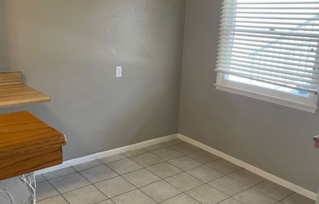 11-310 W Mountain View SLV