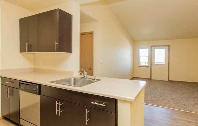 Fully Equipped Kitchen with Microwave, Dishwasher & USB outlet