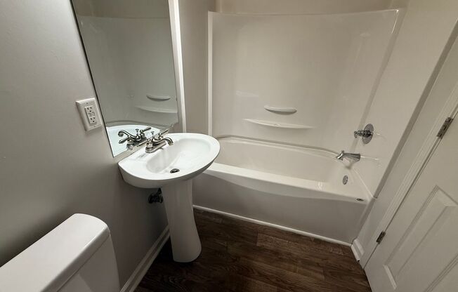 1 bed, 1 bath, 535 sqft, $650, Unit 5006 Sycamore