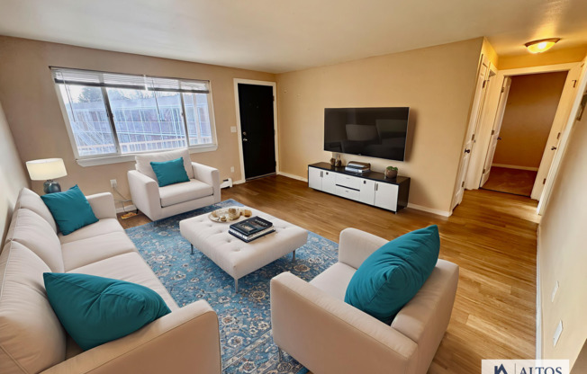 2 beds, 1 bath, 750 sqft, $1,250, Unit 27