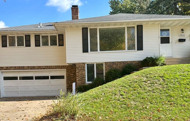 NW, Rochester, House for rent with hardwood floors throughout three bedrooms on the main floor. Dogs welcome!