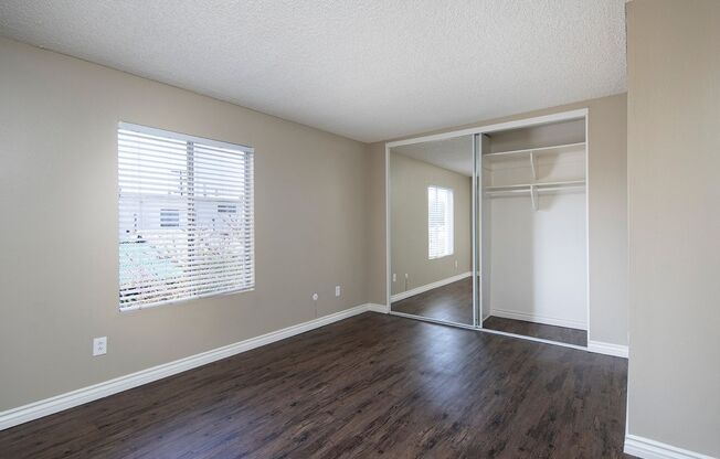 The Beach is Calling Your Name! 1b/1ba in the Heart of PB (Pets OK)