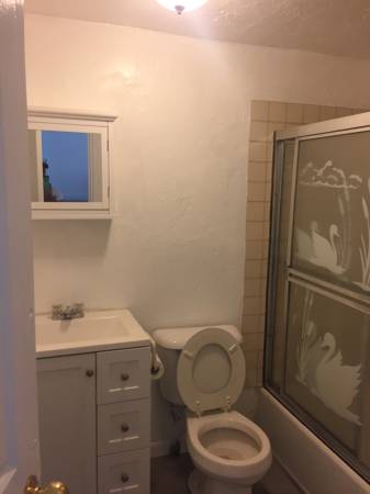 8 Adella Pl 1