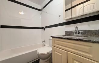 2 beds, 1 bath, $2,800, Unit 2