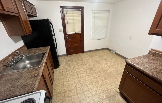 2 beds, 1 bath, $750