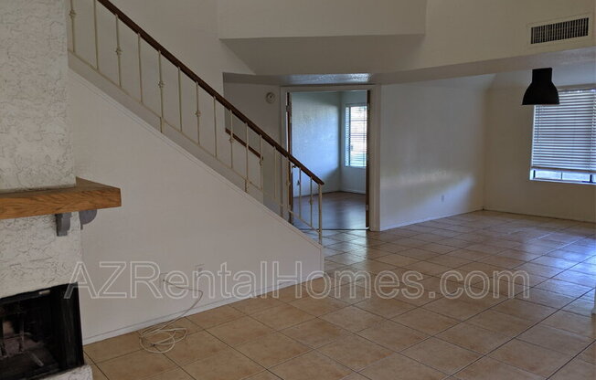 609 E MESQUITE Circle