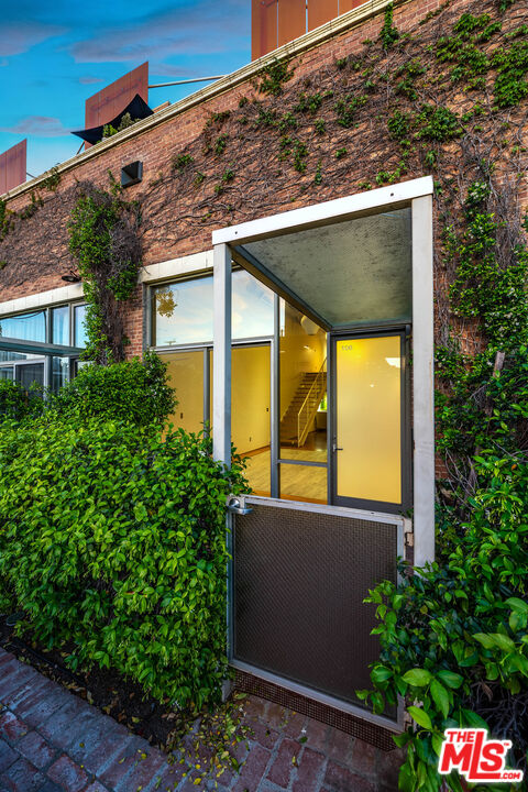 3 beds, 3 baths, 2,330 sqft, $8,500, Unit 106