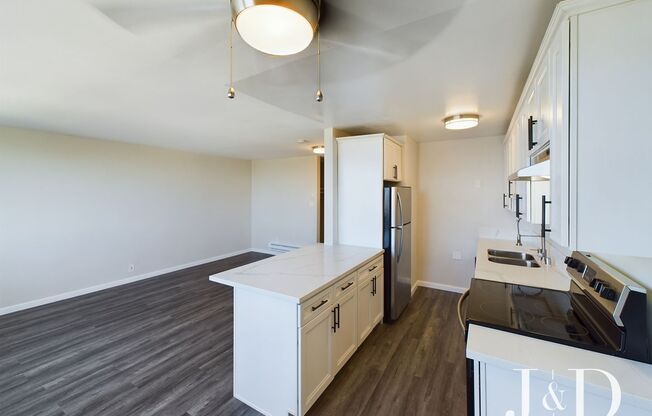 Studio, 1 bath, 499 sqft, $2,275