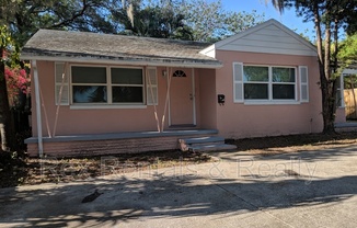 834 38 AVE N
