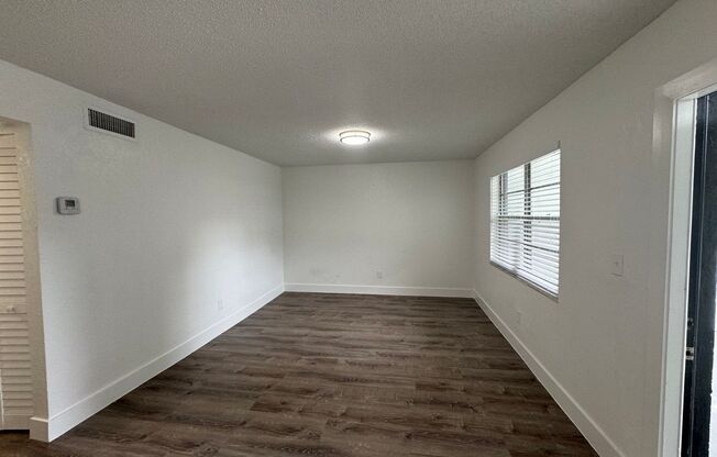 1 bed, 1 bath, 600 sqft, $1,595, Unit F105