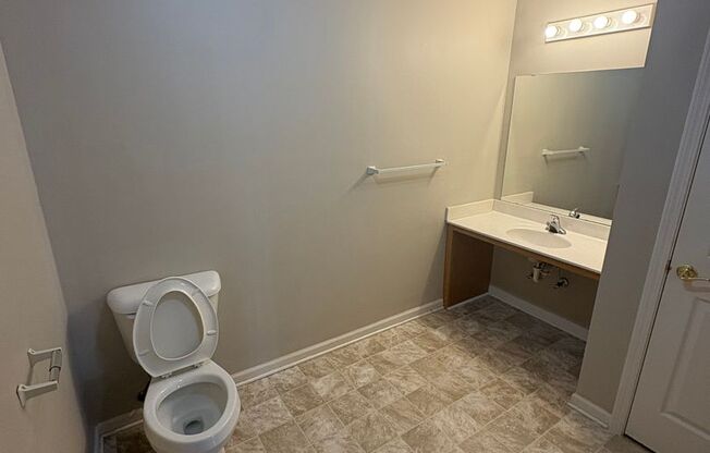 Studio, 1 bath, 600 sqft, $615, Unit 2706-05