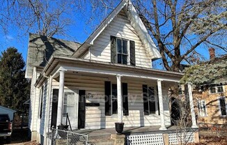 109 S WALNUT ST