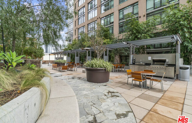 1 bed, 2 baths, 1,110 sqft, $4,000, Unit 815