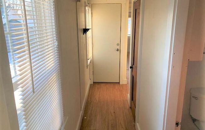 1 bed, 1 bath, $1,175, Unit C