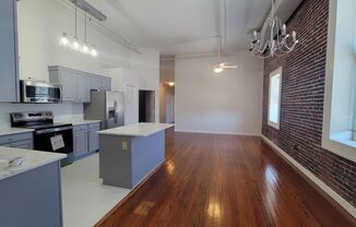 2 beds, 1 bath, 1,016 sqft, $2,650, Unit Suite 202