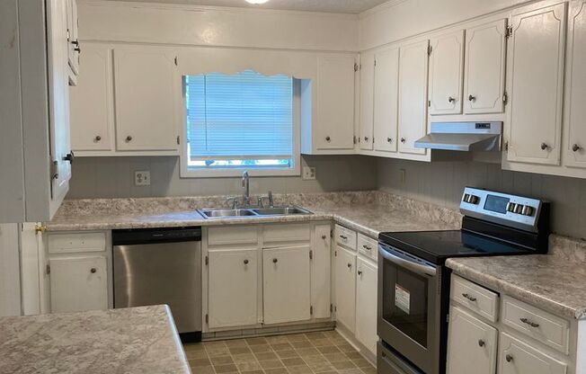 3 beds, 2 baths, $1,500