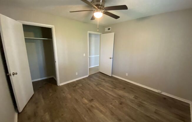 2 beds, 1 bath, 960 sqft, $1,365, Unit 81