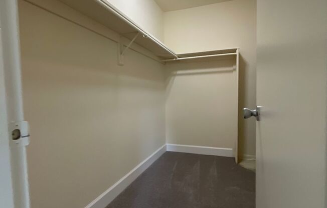 1 bed, 1 bath, 745 sqft, $1,685, Unit 14215 #302