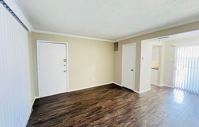 1 bed, 1 bath, 600 sqft, $1,150, Unit 1-220