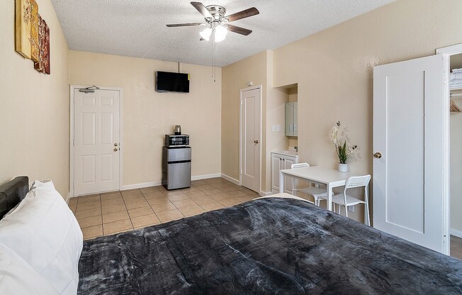 Studio, 1 bath, 154 sqft, $994.58, Unit 312