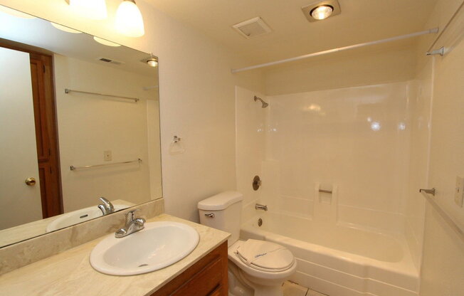 2 beds, 1.5 baths, 1,024 sqft, $2,600