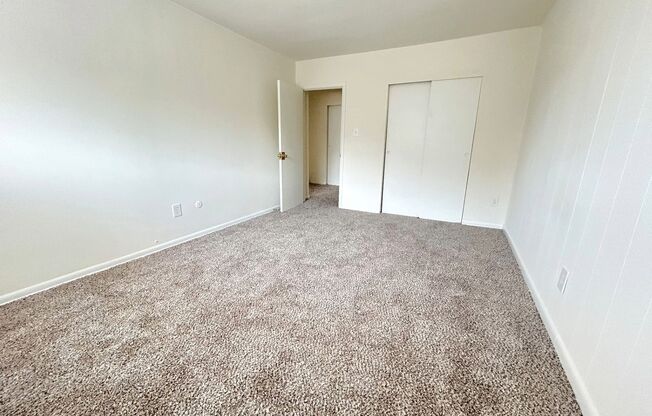1 bed, 1 bath, 575 sqft, $1,049, Unit M10