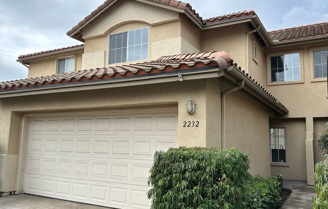 Centrally Located Townhome w/ 2 Car Garage in Gated Chapala Community