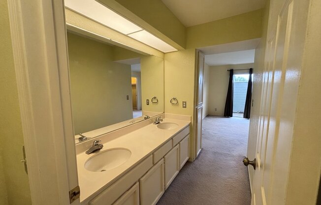 1219 CAMERON LN