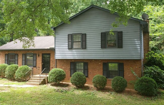 Spacious 4BD/2.5 BA home in great N. Raleigh neighborhood!