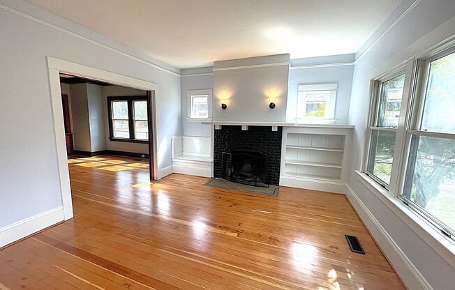 Tri-level 5 bedroom, 2.5 bath, 3,017 sq ft, single family home within steps of NE Alberta Art District is Now Available!
