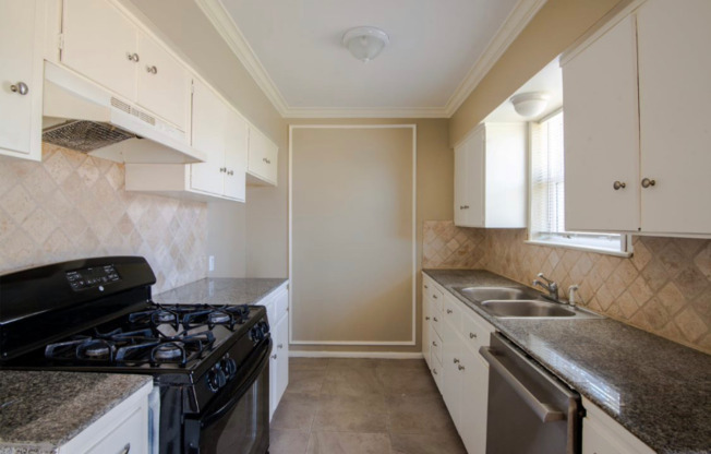 3521 HILTON DR