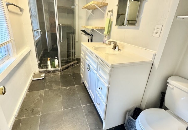 712 N ARTHER ASHE BLVD