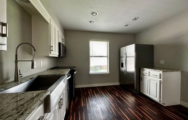 Updated 2/2 Condo Within Walking Distance of Baylor!