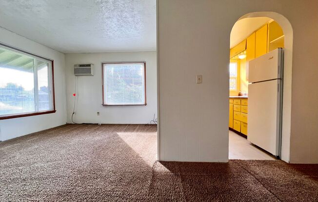 1 bed, 1 bath, 595 sqft, $900, Unit B