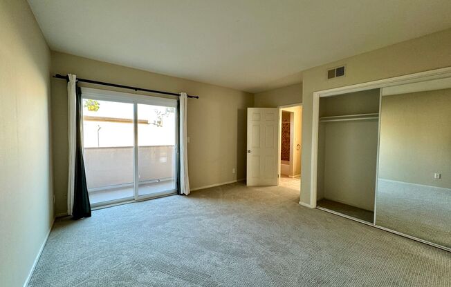 3 beds, 2.5 baths, $4,595, Unit Unit D