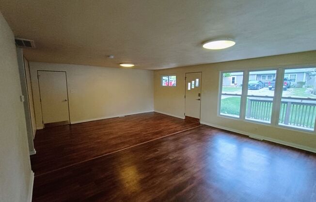 2 beds, 1 bath, $1,700