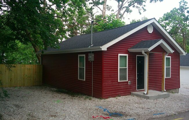 Fully Remodeled 2 Bed 1 Bath House
