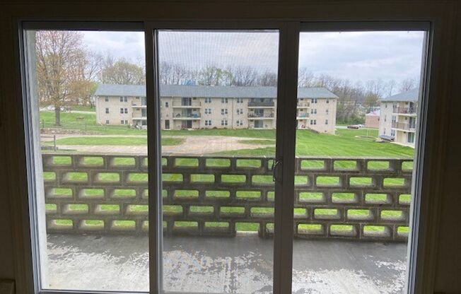 2 beds, 1 bath, 900 sqft, $1,525, Unit 128