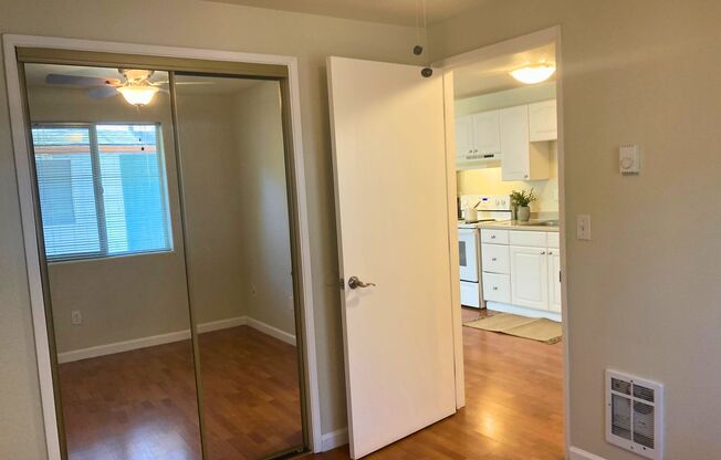 1 bed, 1 bath, 550 sqft, $1,200, Unit 18