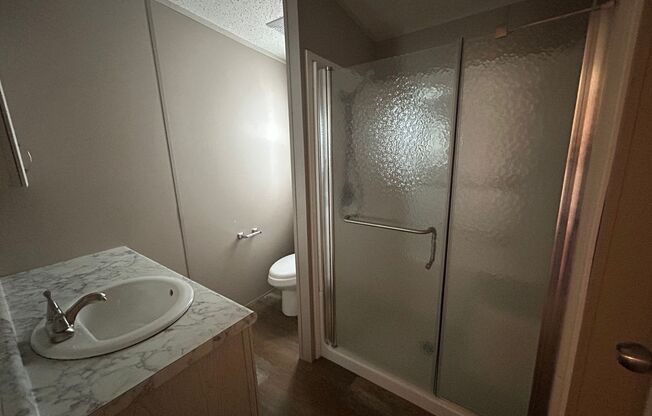 2 beds, 2 baths, $850, Unit B-15